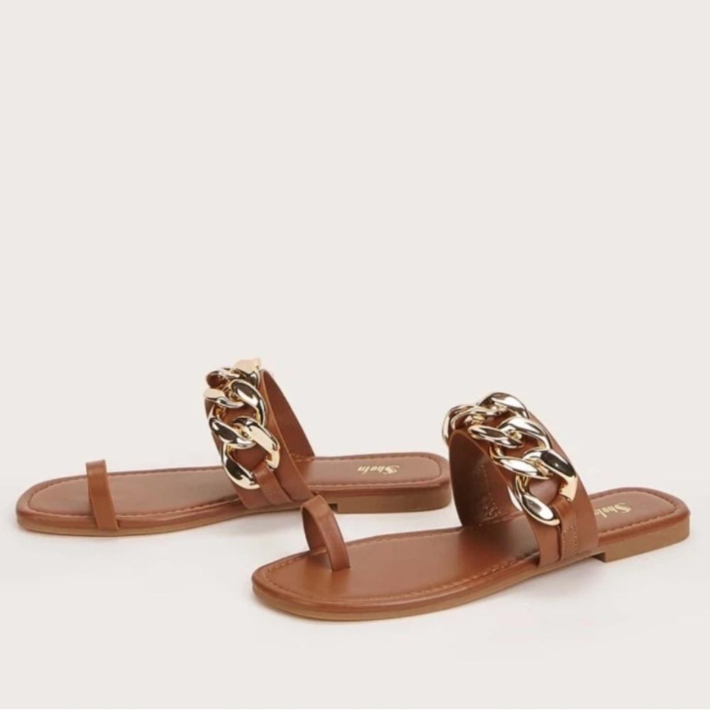 Metal Decor Toe Loop Sandals